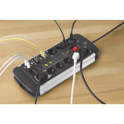 Túlfeszültségvédős master-slave elosztó 10 részes, fekete/ezüst, Renkforce 1296315