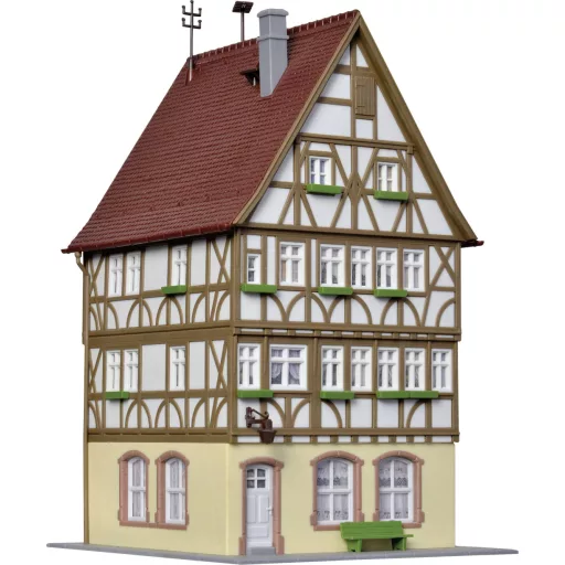 Kibri 38903 H0 Favázas ház a piacon Miltenbergben