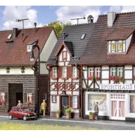   Vollmer 43673 H0 Favázas ház a Bahnhofstrasse 17. szám alatt