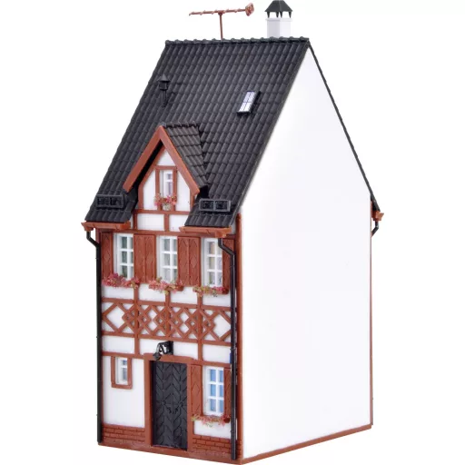 Vollmer 43673 H0 Favázas ház a Bahnhofstrasse 17. szám alatt