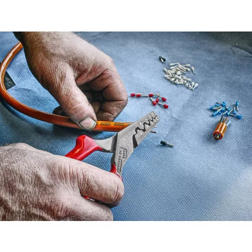 Matador Schraubwerkzeuge 05720010 Krimpelőfogó 1 db