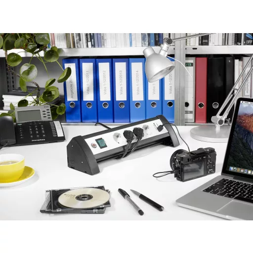 Hálózati elosztó kapcsolóval 4 részes védőérintkezős Brennenstuhl 1156250534