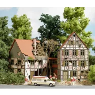 Busch 1667 H0 Elhagyott favázas ház