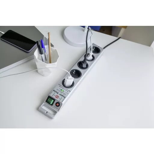 Brennenstuhl 1153340315 Túlfeszültség ellen védő elosztó 5 részes Ezüst Védőérintkezős 1 db