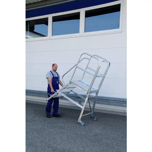 MUNK Günzburger Steigtechnik 56104 Alumínium Talpazatos fellépő Szerelés szerszámmal Munkamagasság (max.): 3 m