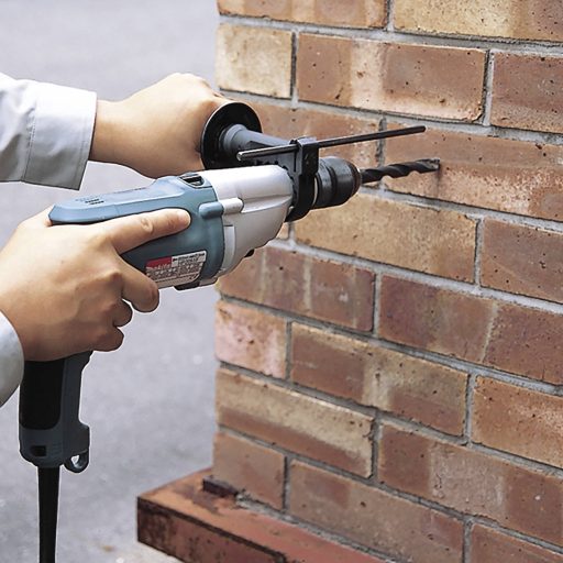 Makita 2 sebességfokozat-Ütvefúrógép 720 W