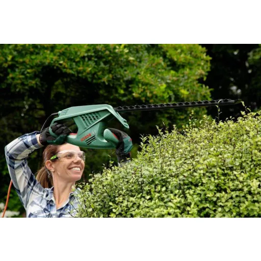 Bosch Home and Garden EasyHedgeCut 55-16 Elektromos Sövénynyíró 450 W