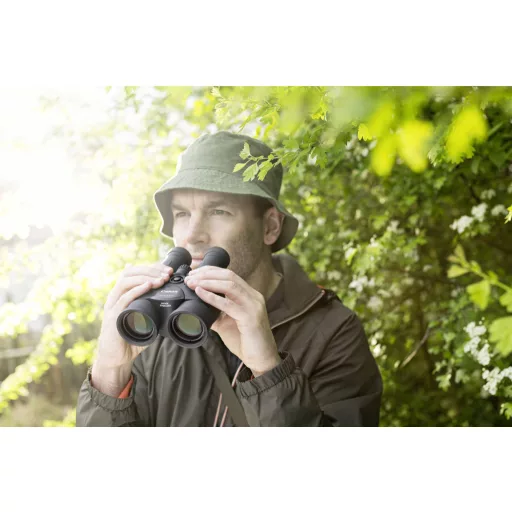 Canon Távcső Canon - Fernglas 12 x 36 IS III - Stabilisiertes Bild 12 x 36 mm Porro Fekete 9526B005AA