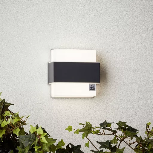 Brilliant Archie G96387/63 LED-es kültéri fali lámpa EEK: E (A - G) LED Fixen beépített LED-es 7 W Fehér, Antracit