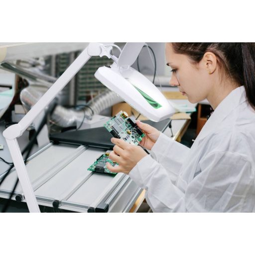 TOOLCRAFT TO-7567476 LED nagyító lámpa 60 SMD LED 7,5 x 6,2 900lm Nagyítási tényező=1.75 x 2021-es energiahatékonysági osztályok F (A - G)