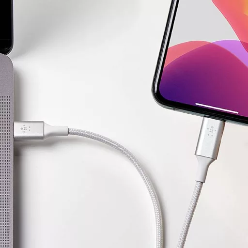 Parat USB kábel USB-C® dugó, Apple Lightning dugó 1.00 m Fekete Anyag köpeny 990597999