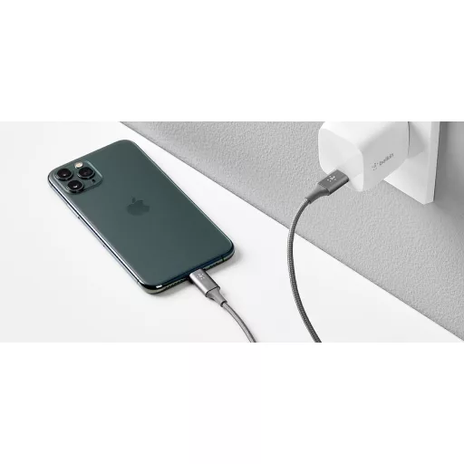 Parat USB kábel USB-C® dugó, Apple Lightning dugó 1.00 m Fekete Anyag köpeny 990597999