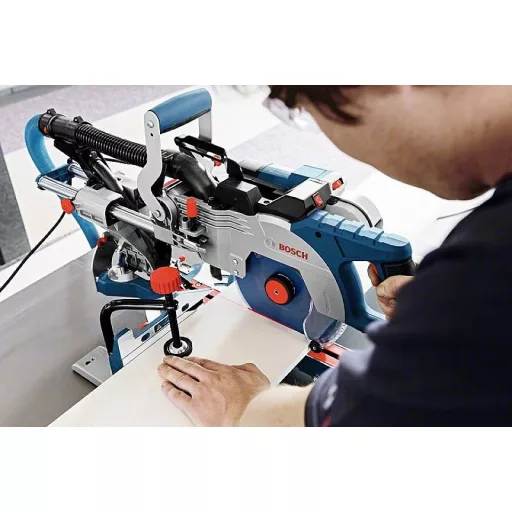 Bosch Professional GCM 8 SDE Billenő- és gérvágó fűrész 1600 W 216 mm 30 mm