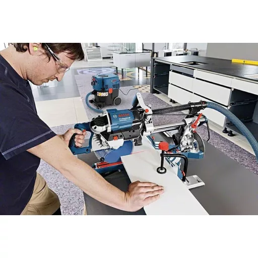 Bosch Professional GCM 8 SDE Billenő- és gérvágó fűrész 1600 W 216 mm 30 mm