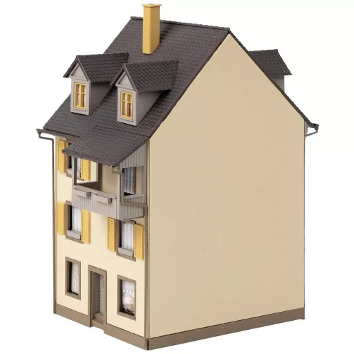 Faller 130692 H0 Régi városi ház fa kerítéssel