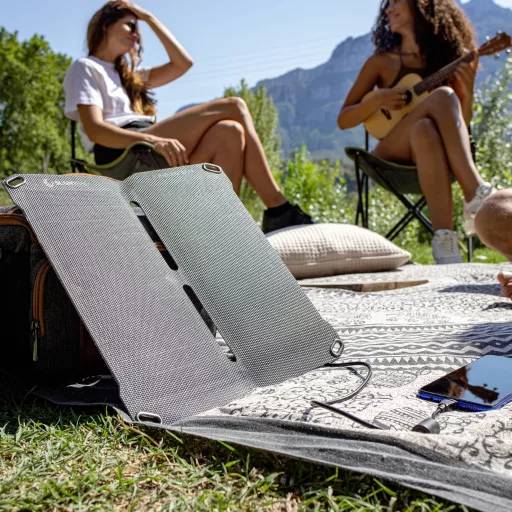 SunnyBag Sunbooster 14 145A_01 Napelemes akkutöltő Töltőáram napelem (max.) 2000 mA 14 W