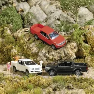 Busch 53700 H0 Személygépkocsi modell Nissan Navara piros
