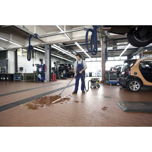 Kärcher Professional NT 30/1 Tact L 1.148-201.0 Nedves-/száraz porszívó 1380 W 30 l