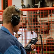 PCE Instruments Vibrációmérő műszer ±2 %