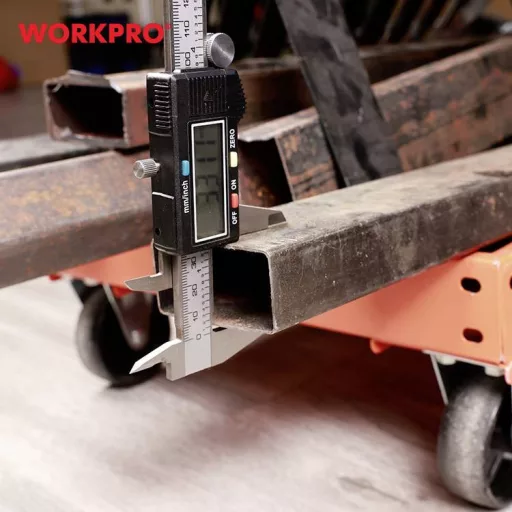 WorkPro WP266004 Digitális tolómérő 150 mm