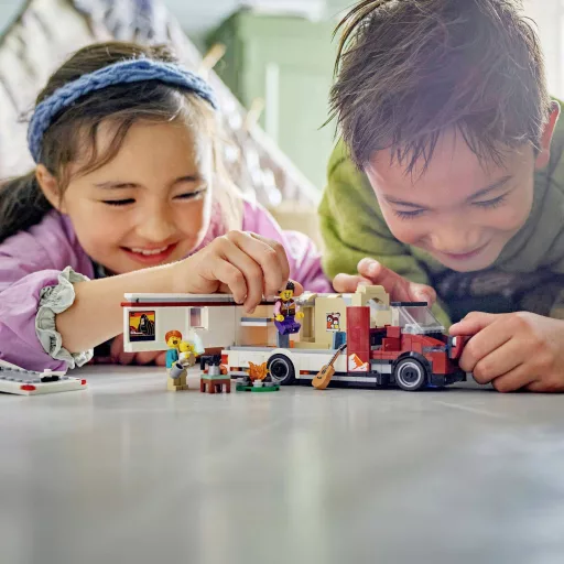 LEGO® CITY 60454 Kaland lakóautó