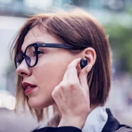   Lamax Dots3 In Ear headset Bluetooth® Stereo Fekete Elemtöltés kijelzés, Töltőtok, Hangerő szabályozás, Izzadásálló, Érintéses vezérlés, Víztaszító