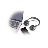   HP Poly Voyager 4320 UC Stereo On Ear headset Bluetooth® Stereo Fekete Noise Cancelling Hangerő szabályozás, Töltő- dokkoló állomással Számítógép