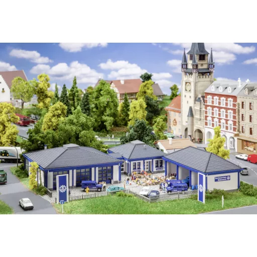Faller 231725 N THW épület járműcsarnokkal