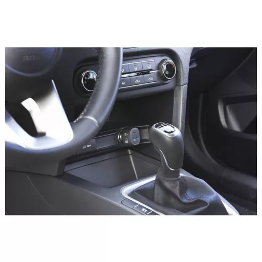 Cellularline Jármű töltőkészülék 48 W USB-A, USB-C® Power Delivery Fekete Személygépkocsi Gyorstöltő, USB Power Delivery (USB-PD)