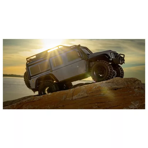 Traxxas TRX-4 Land Rover Defender 1:10 Brushed RC modellautó Elektro Crawler 4WD RtR 2,4 GHz