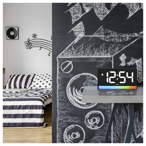 TFA Dostmann 60.2051.01 Kvarc Ébresztőóra Fekete Töltési funkcióval