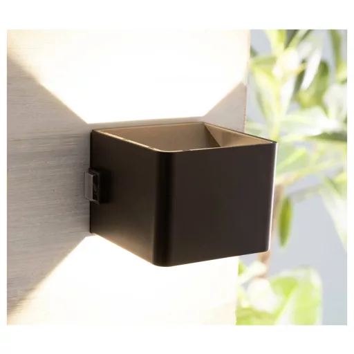 Brilliant Iseo G80126/06 Kültéri mennyezeti lámpa mozgásjelzővel EEK: G (A - G) LED 4 W Fekete