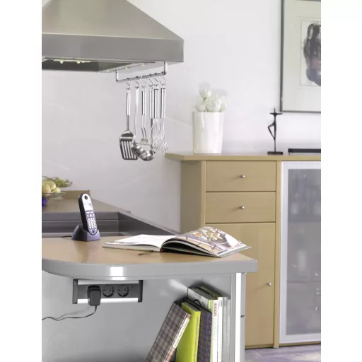 EVOline 159610001000 Hálózati elosztó 3 részes Alumínium, Fekete Védőérintkezős 1 db