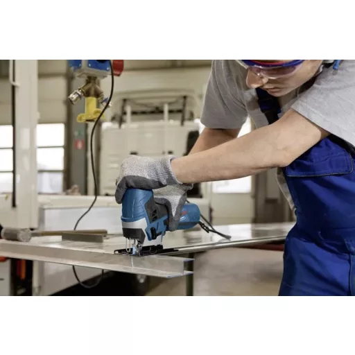 Bosch Professional GST 90 E Beszúró fűrész 060158G000 Hordtáskával 650 W
