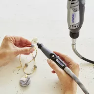   Dremel 225 Dremel kisgépekhez illeszthető 1070 mm hosszú hosszabbító szár, flexibilis tengely