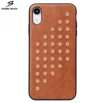 FIERRE SHANN műanyag hátlapvédő telefontok (bőr hátlap, szegecses) Barna [Apple iPhone XR 6.1]